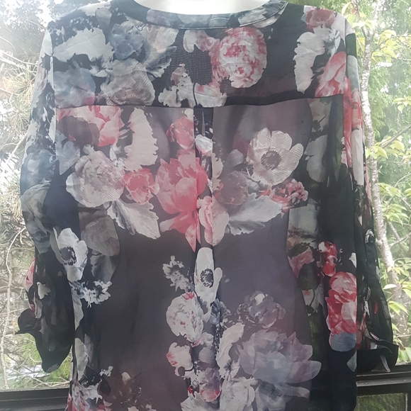 EUC M George sheer floral 3/4 sleeve blouse - Picture 3 of 5